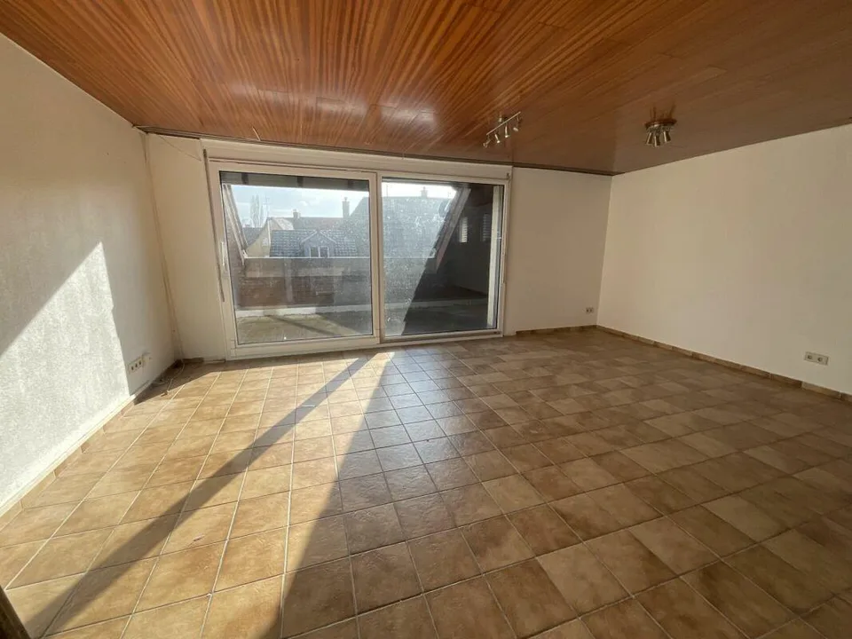 3½-Zimmer-Wohnung mit grosser Terrasse: ideales Renovationsobjekt