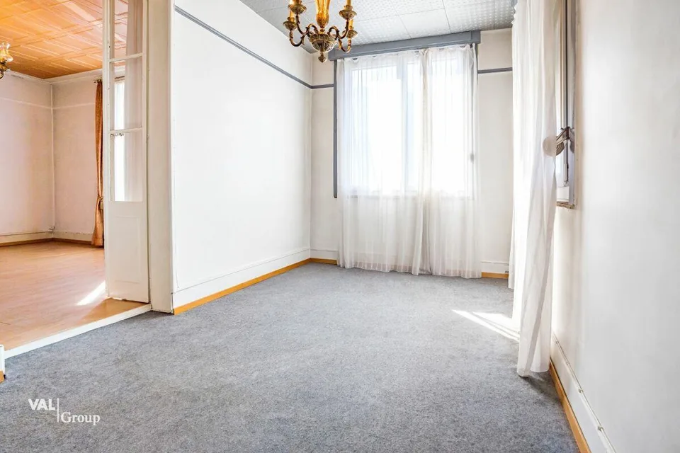 Zwei Apartments + Lager, in einem Haus mit 3 Einheiten