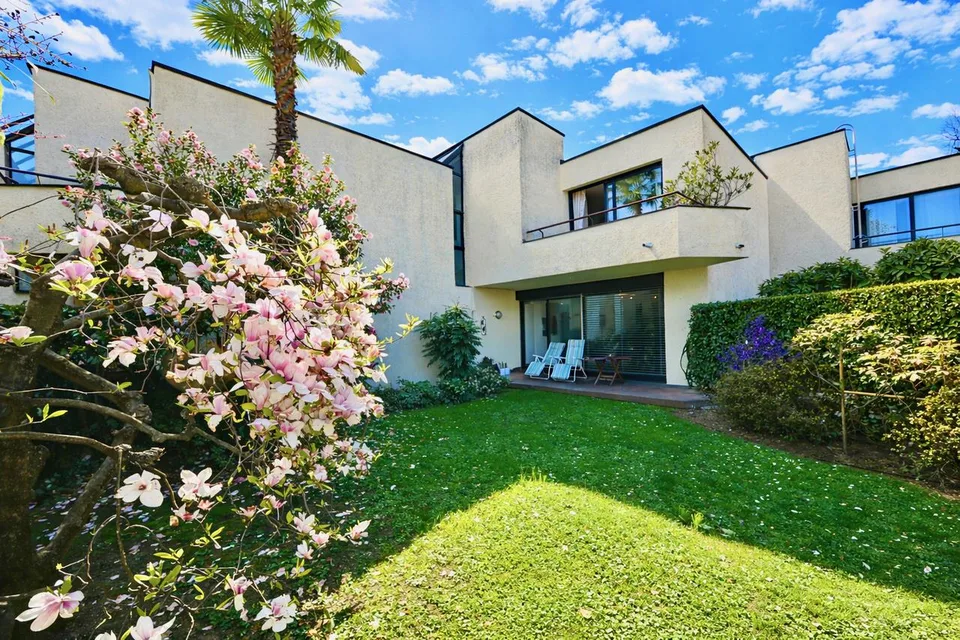 Accogliente Casa a Schiera con Giardino nel cuore di Collina d’Oro