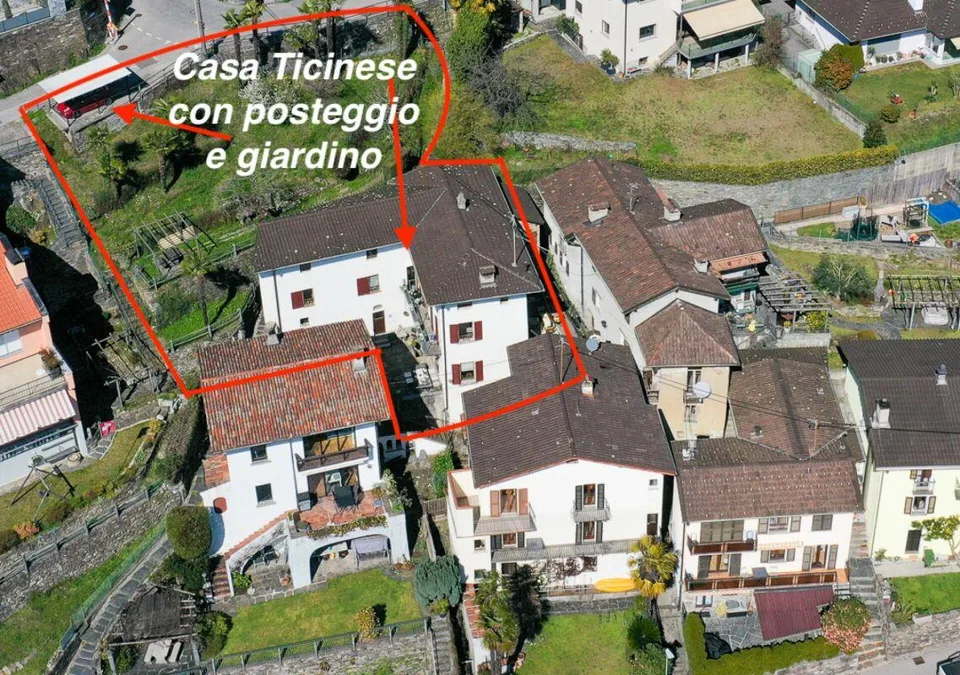 Grande casa di paese con vista lag, giardino e parcheggio