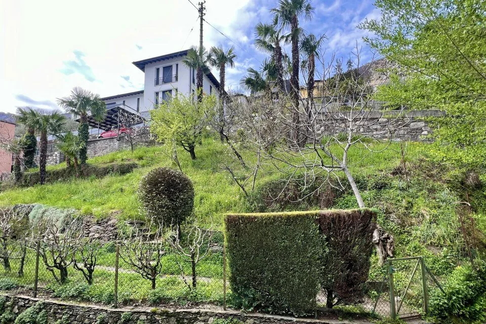 Grande casa di paese con vista lag, giardino e parcheggio – foto 9 di 30