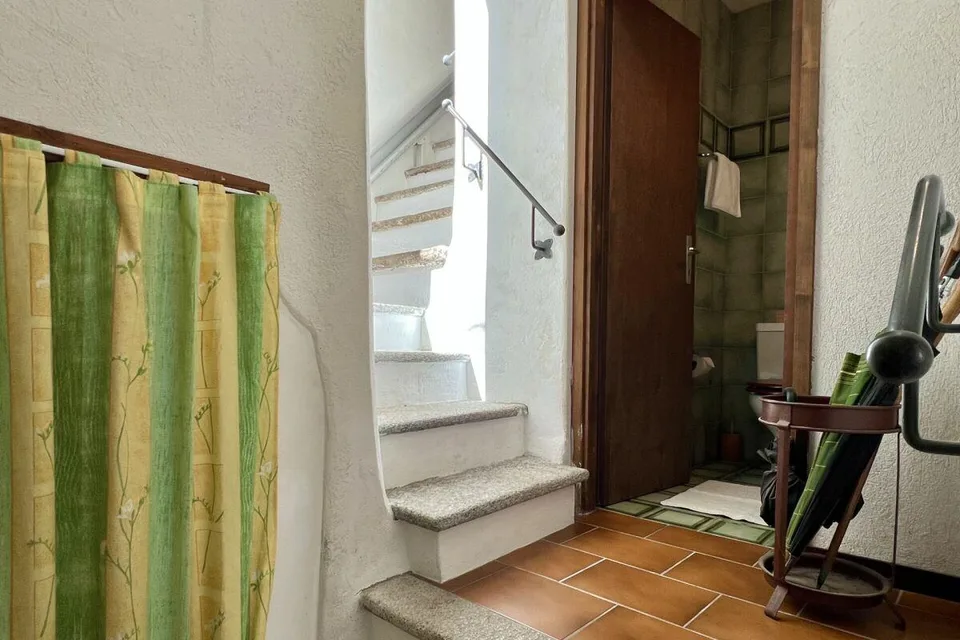 Grande casa di paese con vista lag, giardino e parcheggio – foto 27 di 30