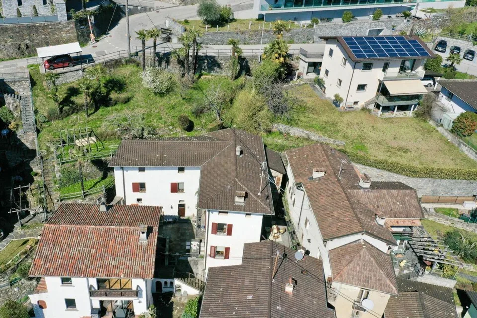 Grande casa di paese con vista lag, giardino e parcheggio – foto 20 di 30