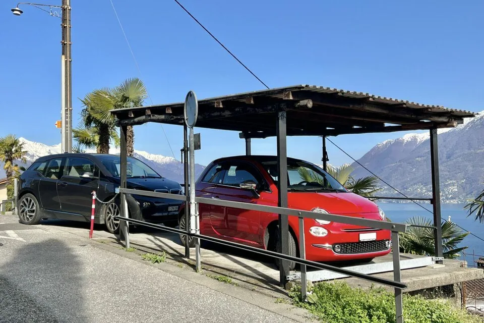 Grande casa di paese con vista lag, giardino e parcheggio – foto 19 di 30