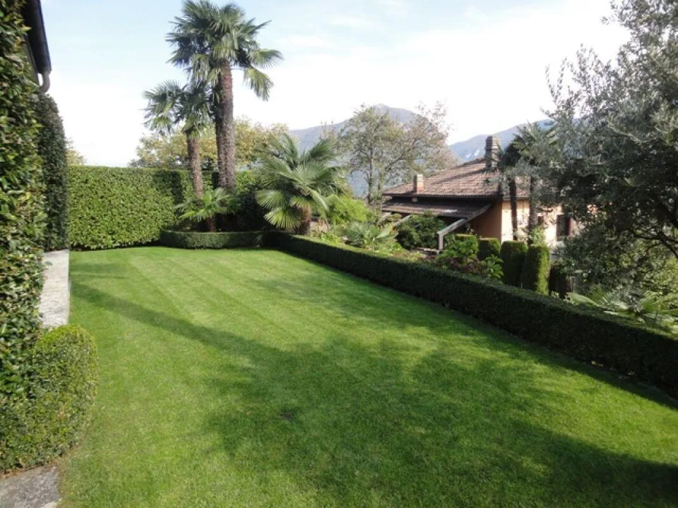 Villa noble dans le vert avec vue panoramique