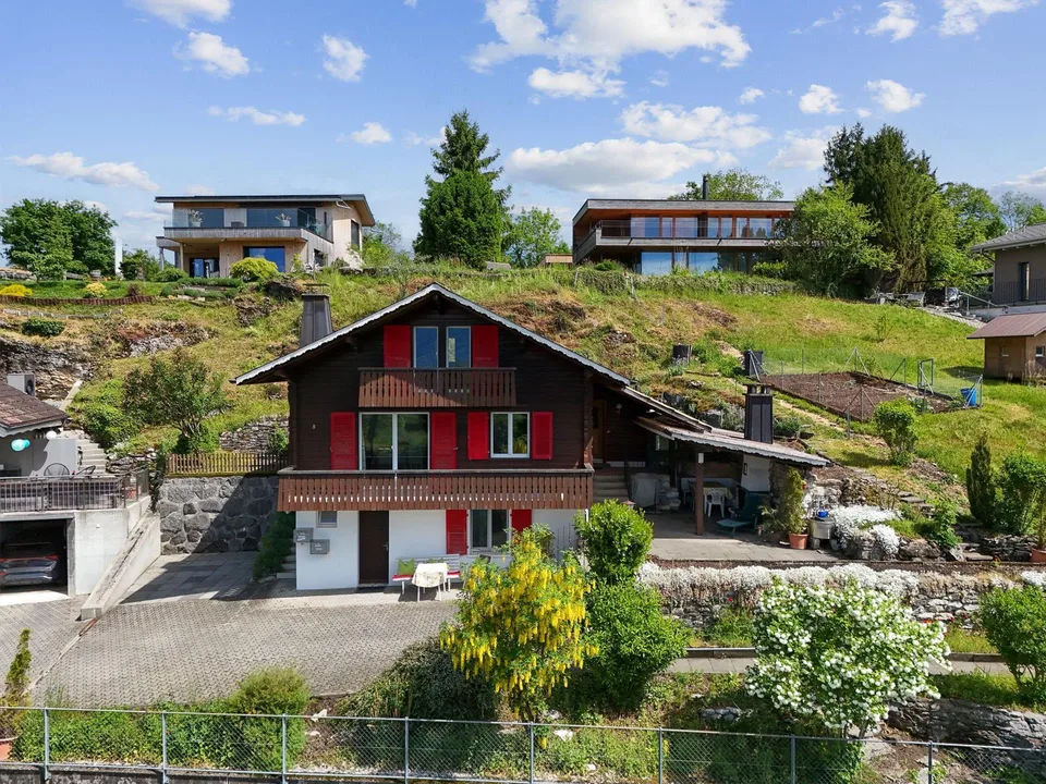 4.5-Zimmer-Einfamilienhaus mit Einliegerwohnung und traumhafter Ber...