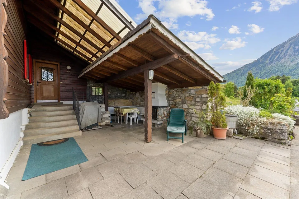 4.5-Zimmer-Einfamilienhaus mit Einliegerwohnung und traumhafter Ber...