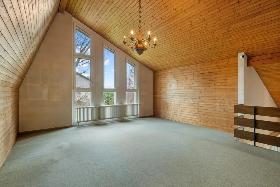 Südhanglage in Bassersdorf: Haus mit traumhaftem Blick in die Berge