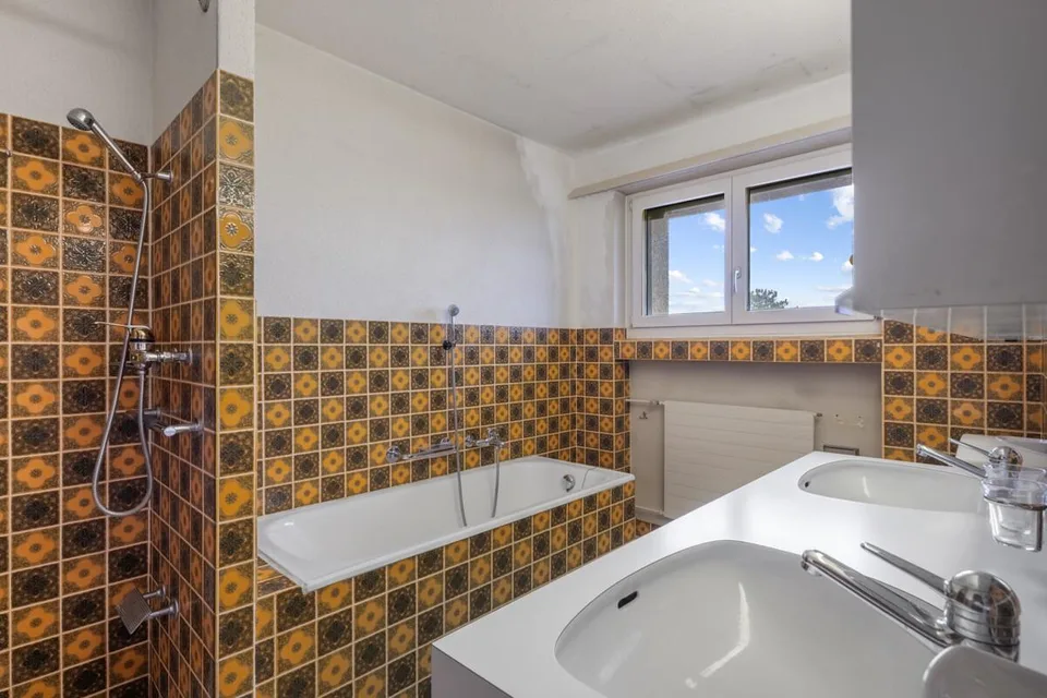 Südhanglage in Bassersdorf: Haus mit traumhaftem Blick in die Berge