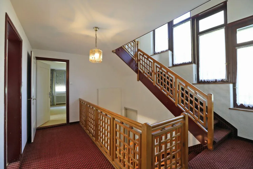 Herrschaftliches 10-Zimmer Wohnhaus mit Potential