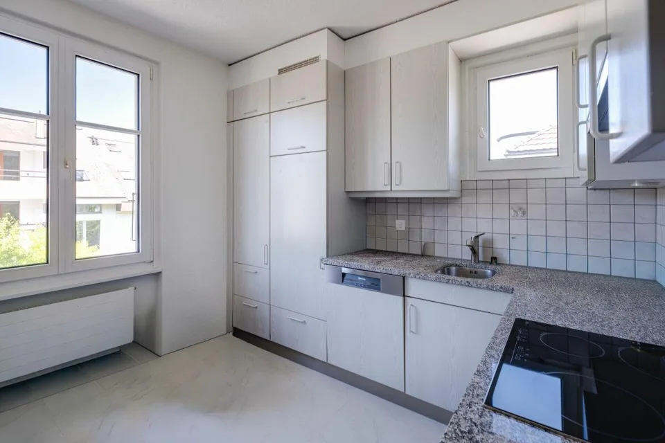 Zweifamilienhaus / Generationenhaus mit grosser Mansarde im Lindenquartier – Foto 7 von 14