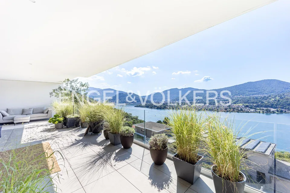 Attique de nouvelle construction avec vue splendide sur le lac – photo 12 sur 14