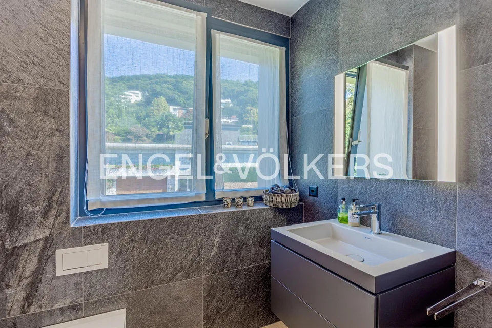 Attique de nouvelle construction avec vue splendide sur le lac – photo 11 sur 14