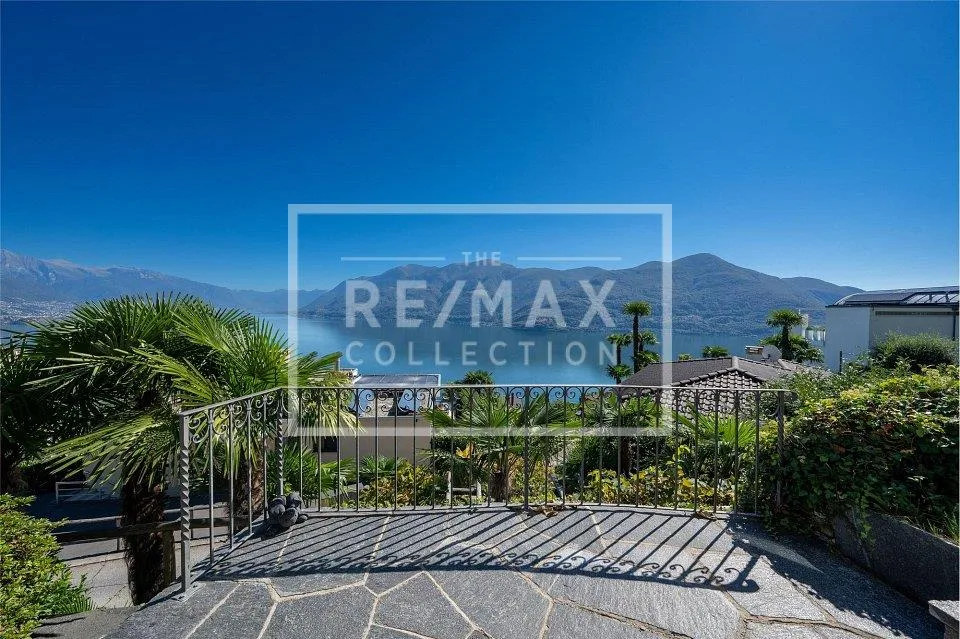 Villa con vista lago imprendibile