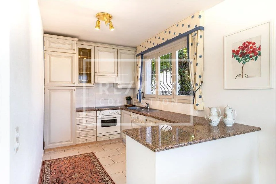 Villa con vista lago imprendibile – Foto 13 von 13
