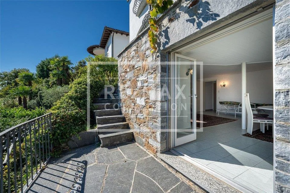 Villa con vista lago imprendibile – Foto 11 von 13