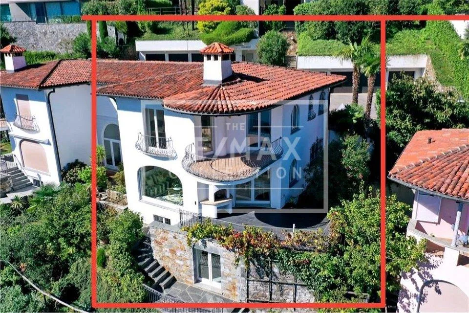 Villa con vista lago imprendibile