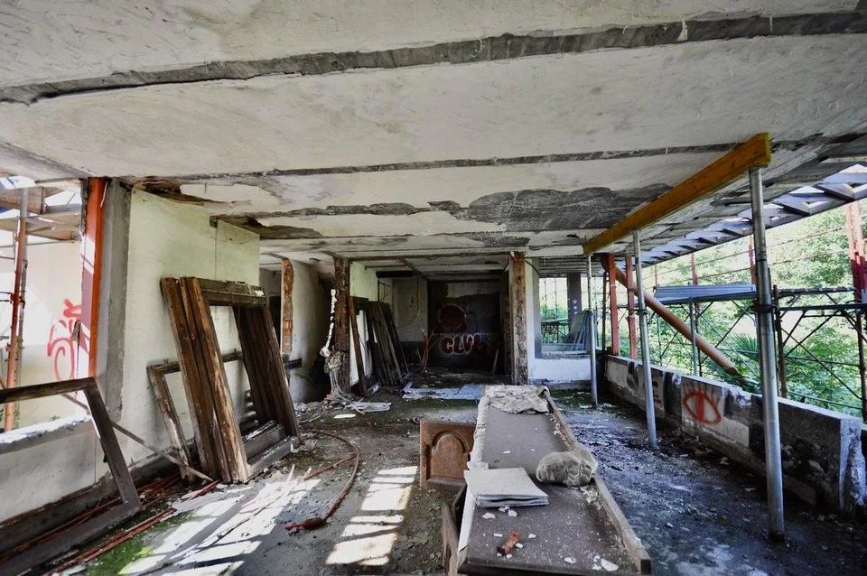 Villa da Ristrutturare Immersa in un Grande Parco con Tanta Privacy – Foto 17 von 24