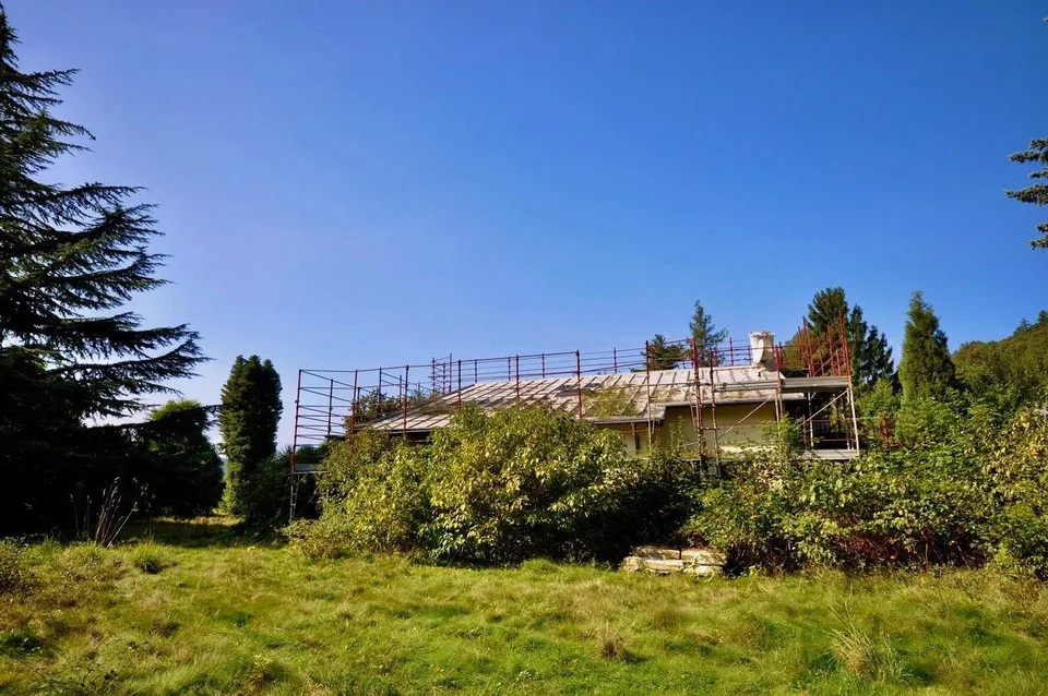 Villa da Ristrutturare Immersa in un Grande Parco con Tanta Privacy – Foto 8 von 24