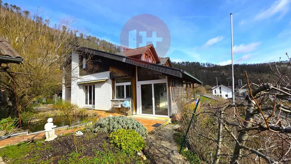 PARADIES FÜR DIE FAMILIE AN PRIVILEGIERTER LAGE!