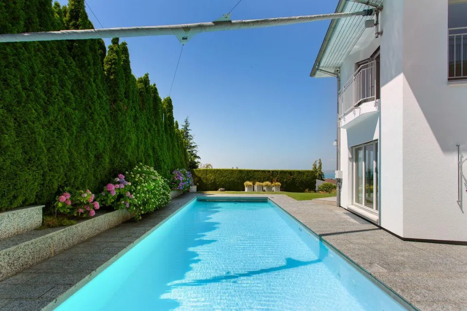 Villa mit traumhafter Seesicht und Aussenpool