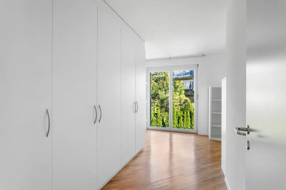 Exklusive Villa mit Panoramaseesicht und privatem Aussenpool – Foto 22 von 28