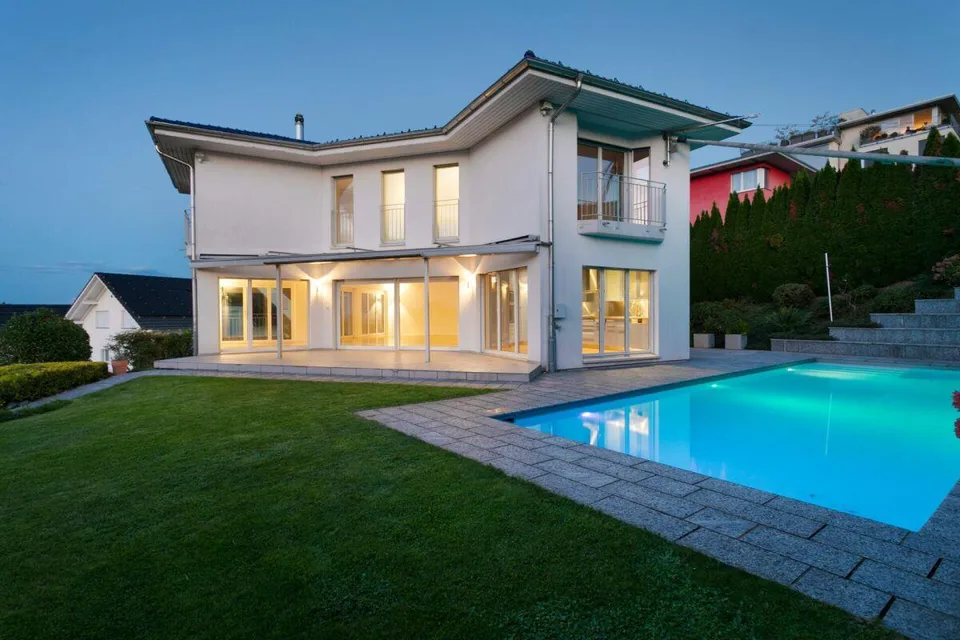 Exklusive Villa mit Panoramaseesicht und privatem Aussenpool – Foto 7 von 28