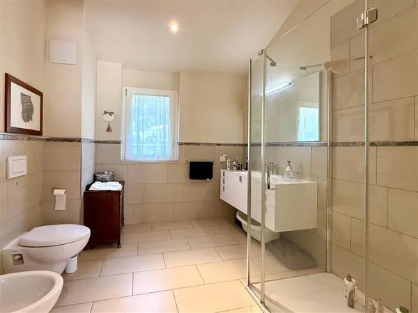 Melano: 5,5-Zimmer-Penthouse – Foto 10 von 13