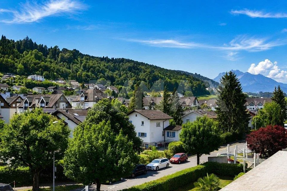 Vivere in modo moderno e tranquillo: Accogliente maisonette 4,5 a Ebikon