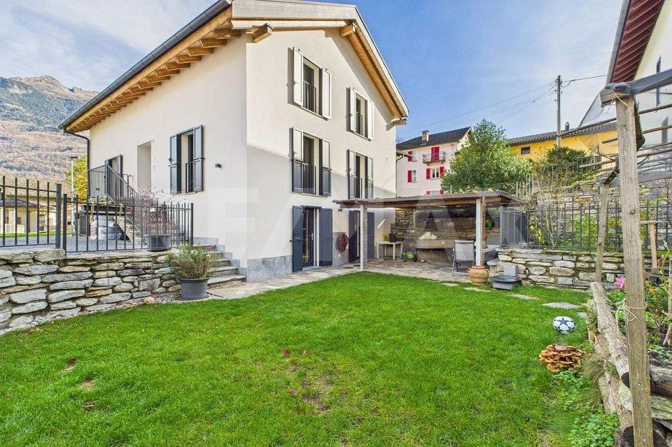 Casa singola di recente costruzione eleganza comfort e tecnologia moderna