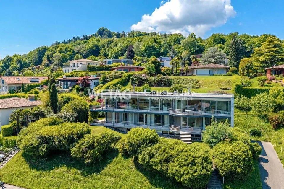 Lugano-Carona: moderne Villa in Carona mit Blick auf den Luganersee...