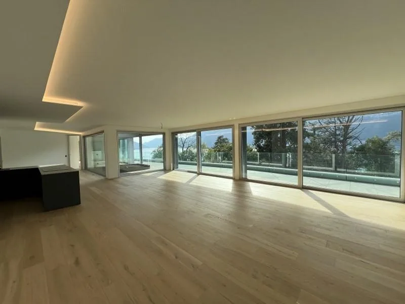 FAVOLOSO ATTICO CON BELLISSIMA TERRAZZA COPERTA E INCANTEVOLE VISTA...