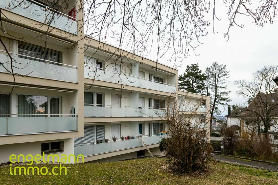 3 Zimmerwohnung mit Balkon / Appartement de 3 pièces avec balcon