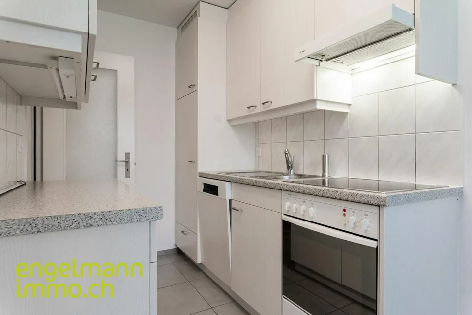 3 Zimmerwohnung mit Balkon / Appartement de 3 pièces avec balcon