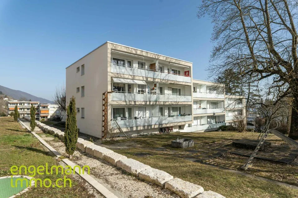 3 Zimmerwohnung mit Balkon / Appartement de 3 pièces avec balcon