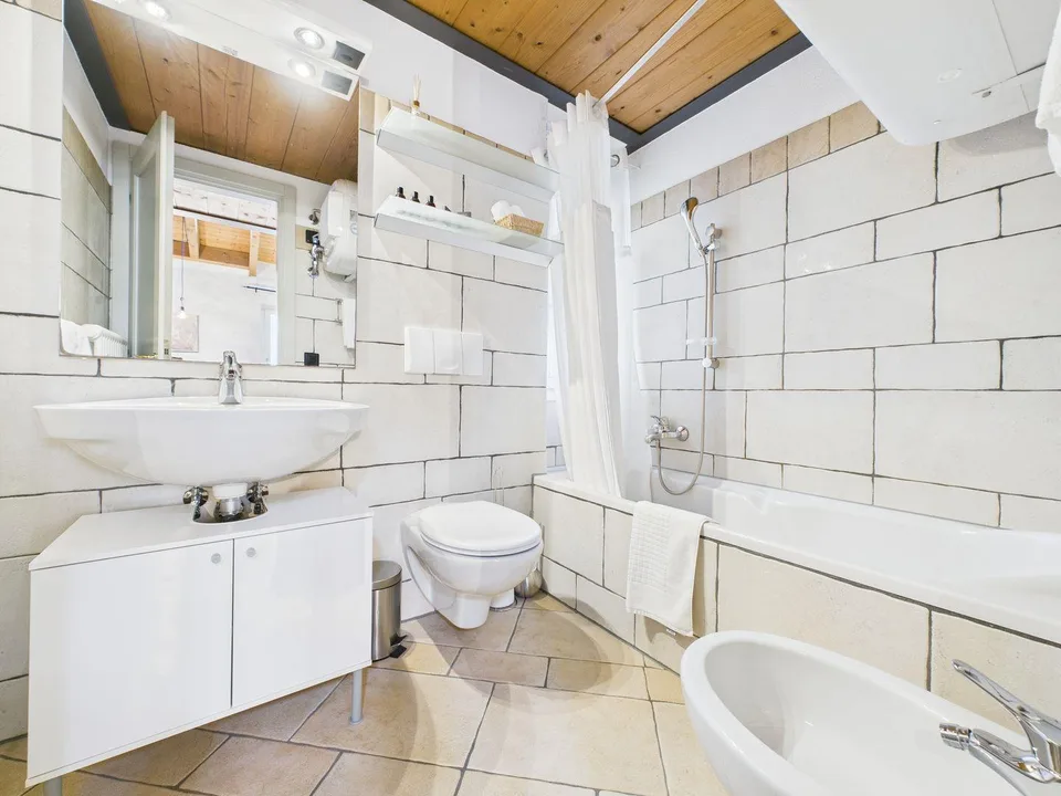 Elegante Möblierte Maisonette mit 1½ Zimmern und Seesicht in Morcote – photo 9 sur 14