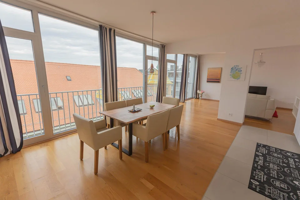 Luxuriöse möblierte 2.5-Zimmer-Wohnung mit Service im Zentrum von Biel