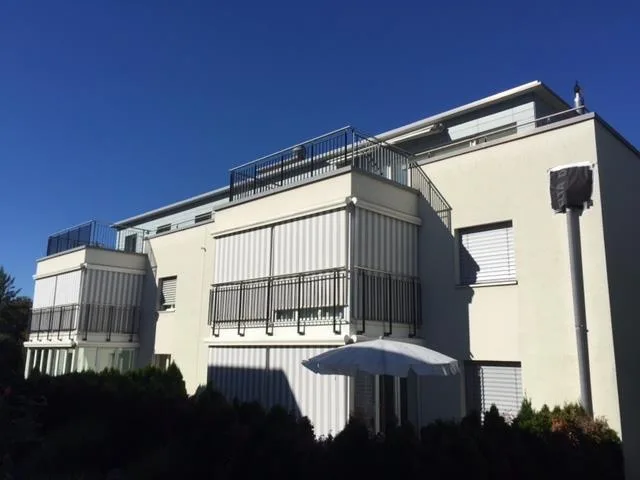 Grosszügige Attikawohnung mit Dachterrasse an ruhiger Lage