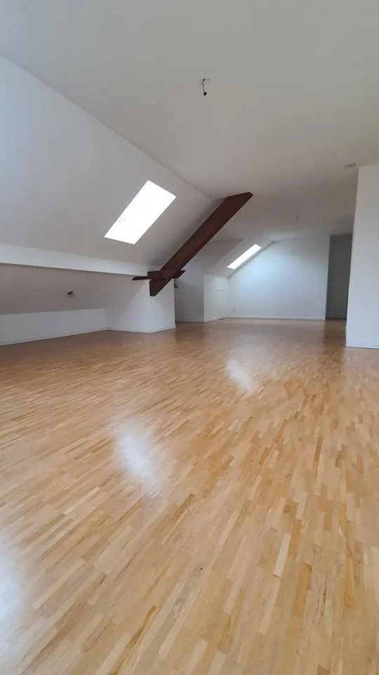 Appartamento mansardato in stile loft in una posizione tranquilla – foto 7 di 10