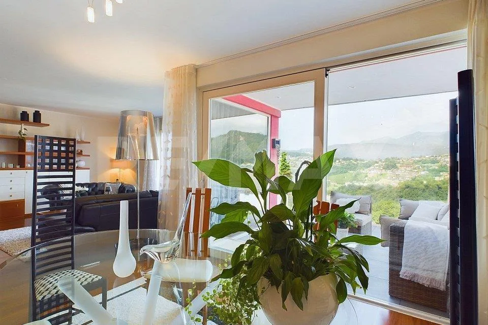 Vivere il panorama in casa luminosa e moderna a Lugano-Davesco
