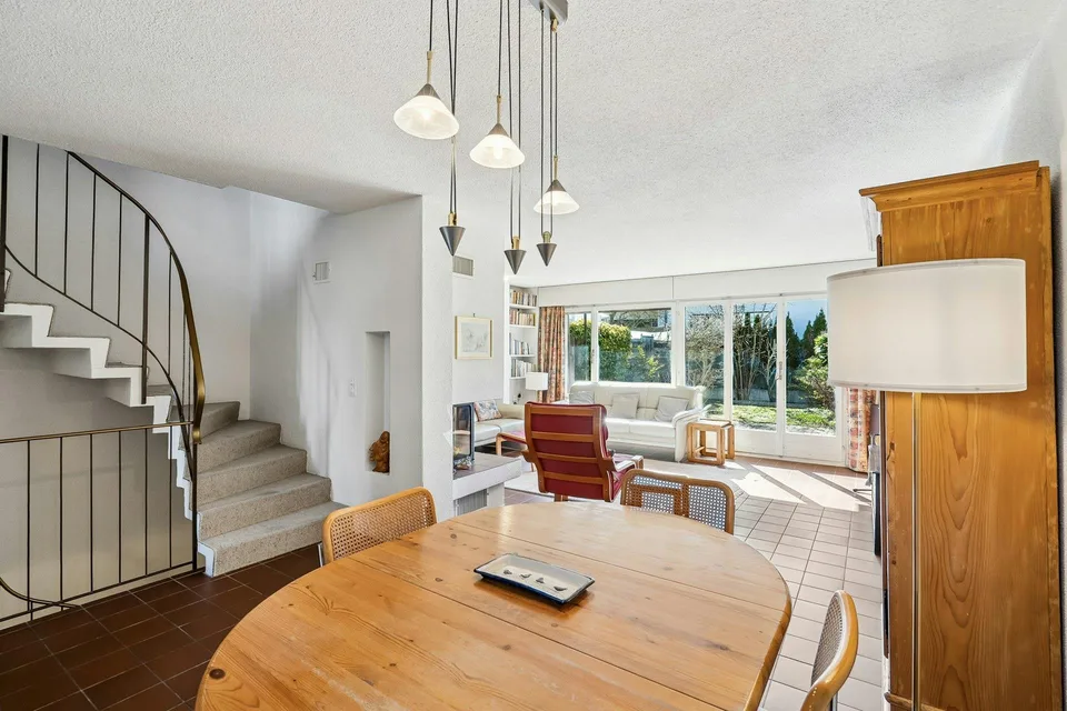 Casa a schiera accogliente di 5,5 locali con camino e vista