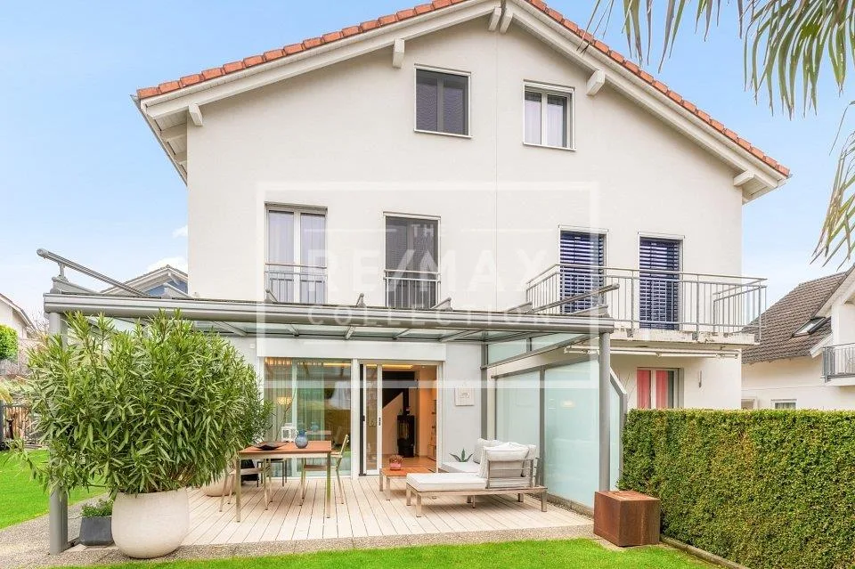 Stilvolles  5½-Zimmer-Doppeleinfamilienhaus mit hochwertigem Ausbau...