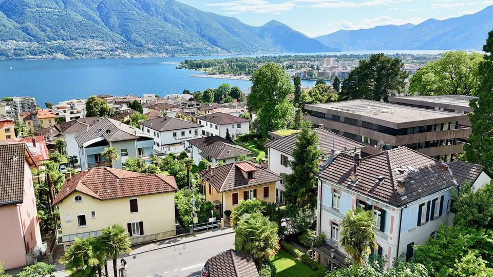 Elegante Villa Belle Époque: Dimora Storica di Charme, Lago Maggiore