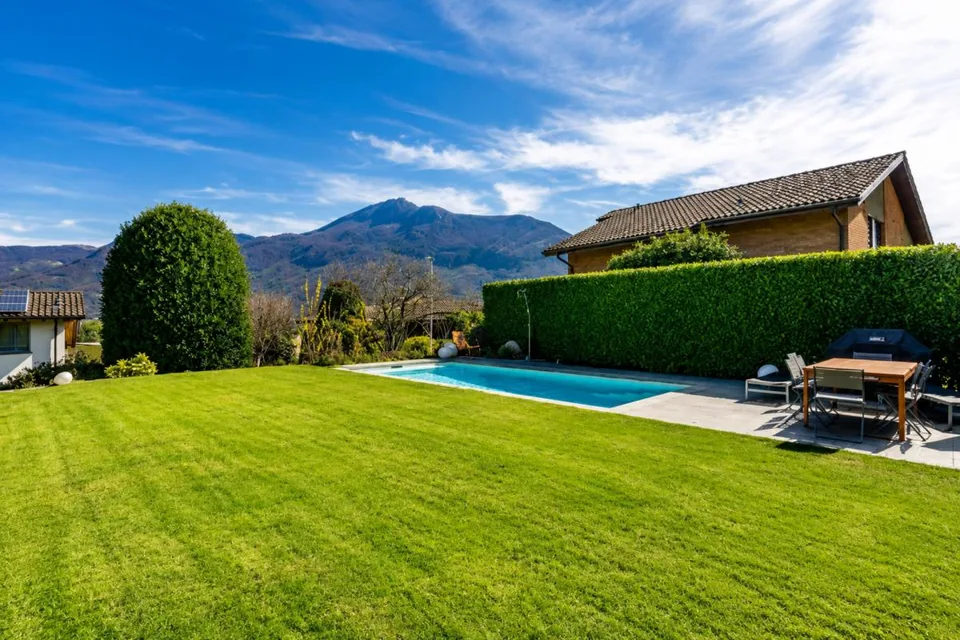 Villa unifamiliare con piscina – photo 9 of 9