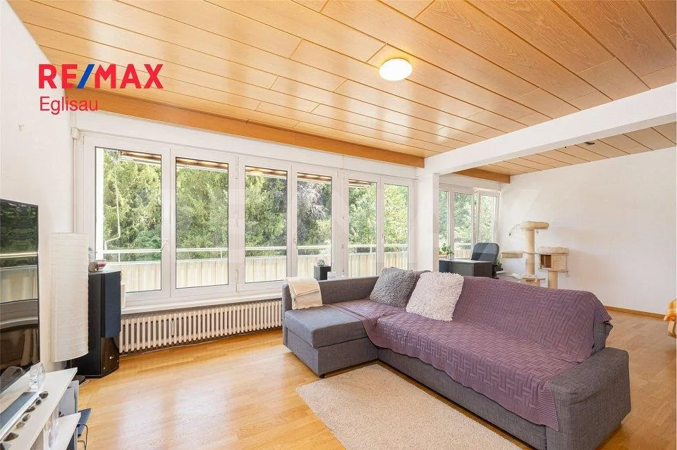 Sonniger Balkon trifft charmantes Wohnen