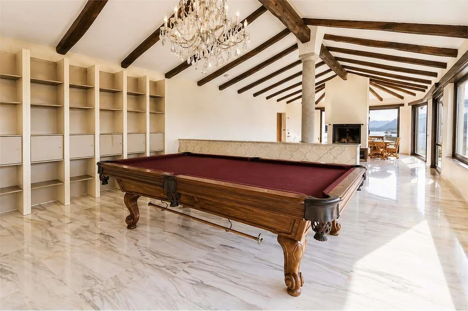 Villa con vista sul Lago di Lugano e ampia area Spa - PURA