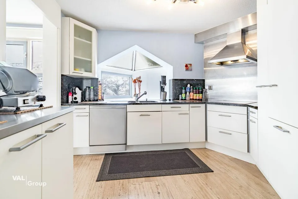 Exklusive 5.5-Zimmer-Terrassenwohnung mit Lift direkt in die Wohnun...