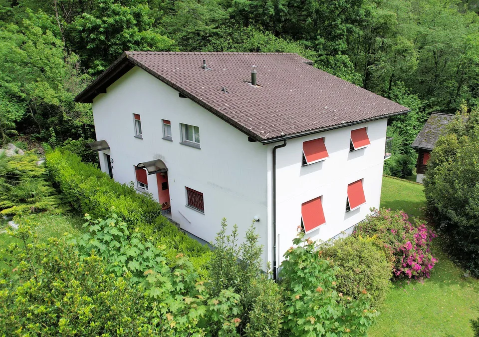Appartement renoviert und eingebettet in Grün und Natur