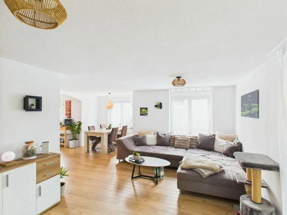4.5 Zimmer Wohnung in 3-Familienhaus