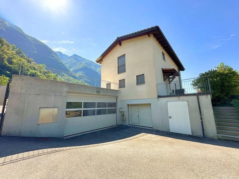 Maison unifamiliale intéressante dans le vert, avec grand local hobby/garage et vue partielle sur le lac – photo 16 sur 21